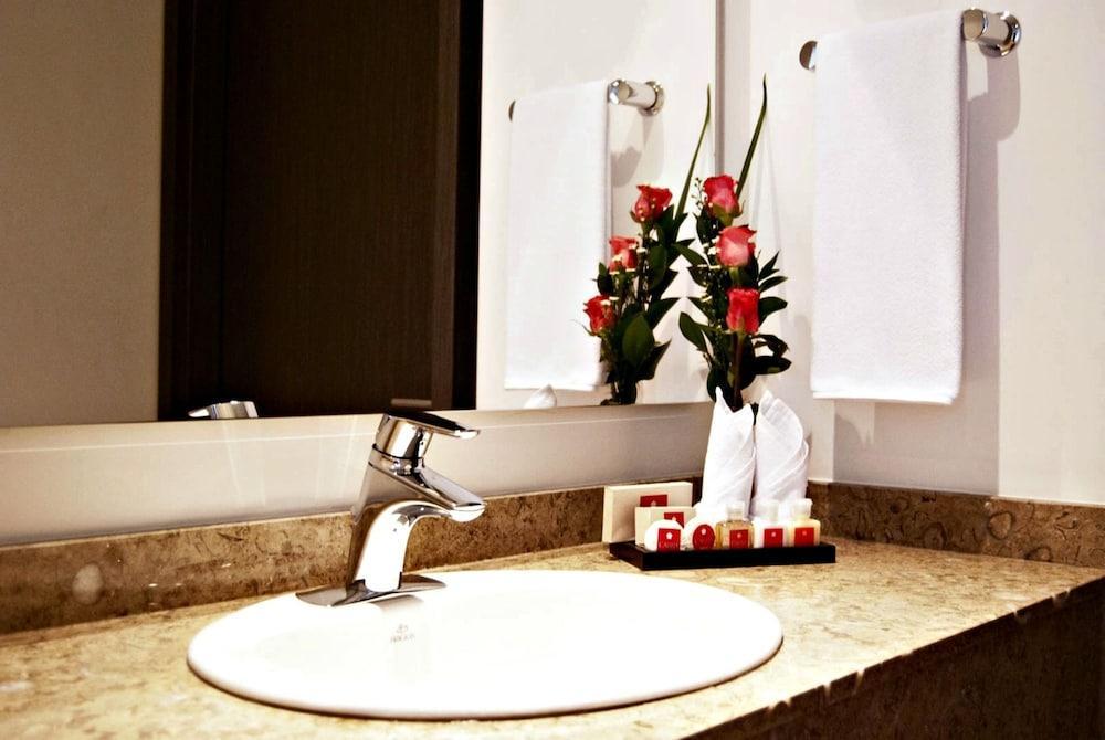 Best Western Calleja Suites Богота Екстериор снимка